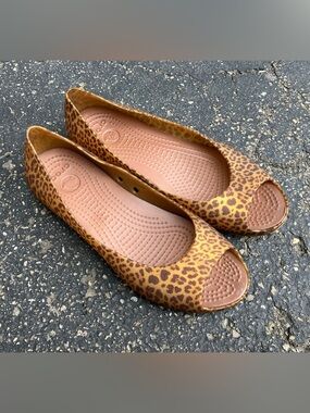 CROCS Women's Leopard Print Peep-Toe Flats - Tan & Brown
